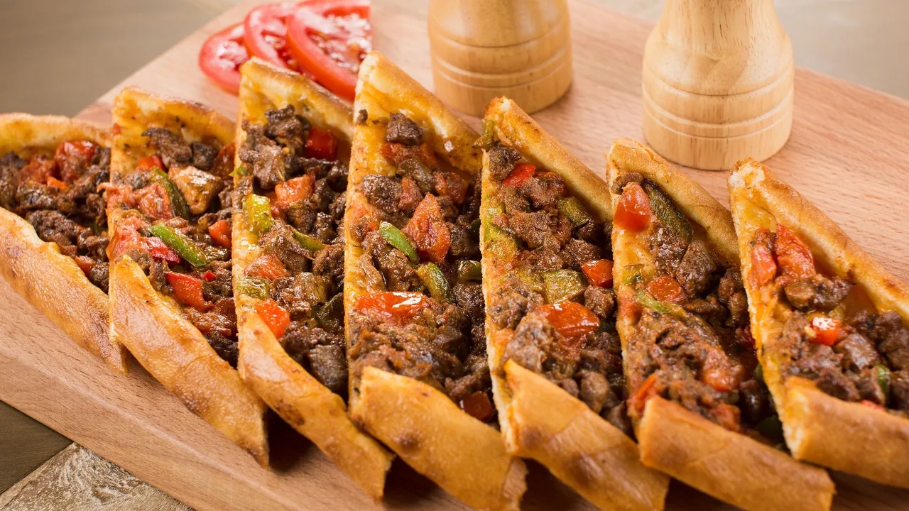 Kuşbaşılı Pide