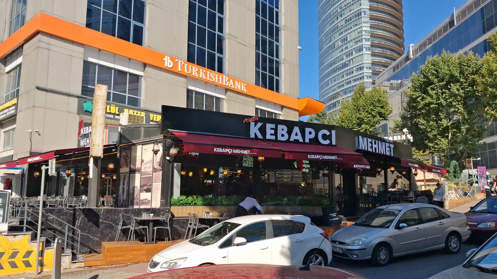 Esentepe’deki restoranımızın girişi